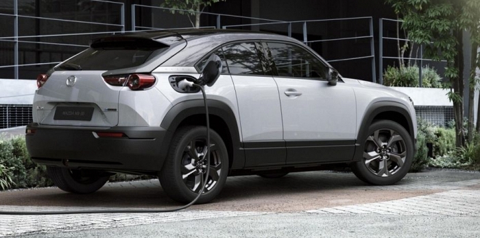  13 електрокарів Mazda