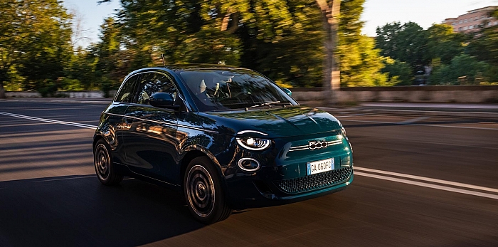  Электрический Fiat 500 обзавелся новой версией