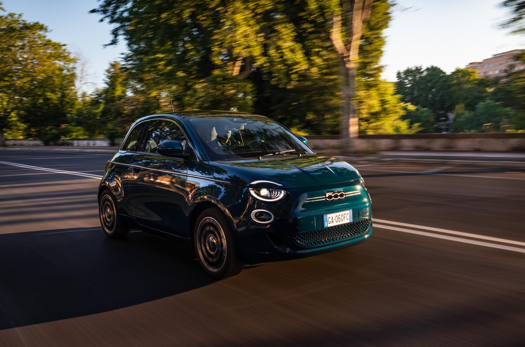 Электрический Fiat 500 обзавелся новой версией 