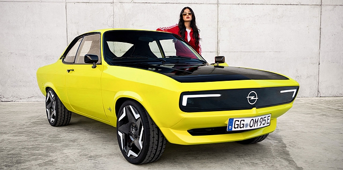  Легендарний Opel Manta перетворили в електромобіль з «механікою»