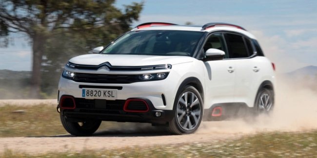  Новинку Citroen засвітили на прем´єрі іншої моделі: це новий C5 Aircross