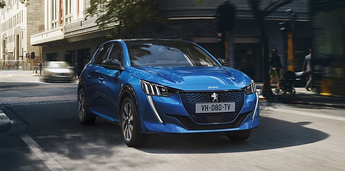  Новые победы для PEUGEOT e-208: титул «Лучший компактный электромобиль года» от издания What car?