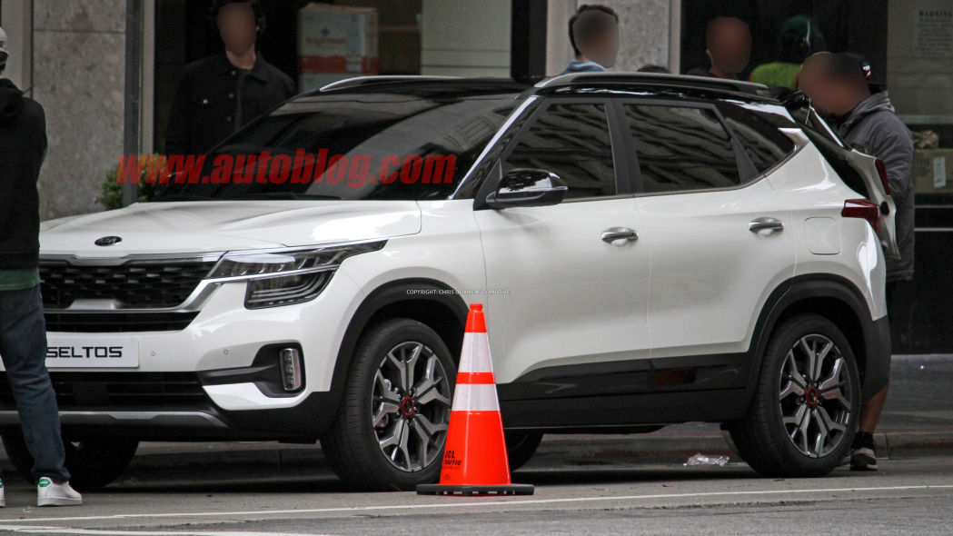 Новый кроссовер Kia рассекречен фотошпионами 