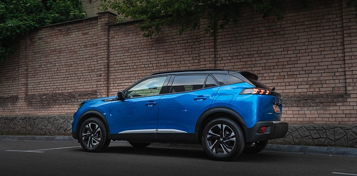  Новый PEUGEOT 2008 уверенно взбирается на вершину и вырывается в финал, стремясь к победе в конкурсе AUTOBEST 2021!