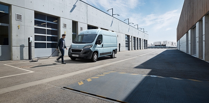  PEUGEOT e-Boxer: встречайте новый электрический универсальный фургон