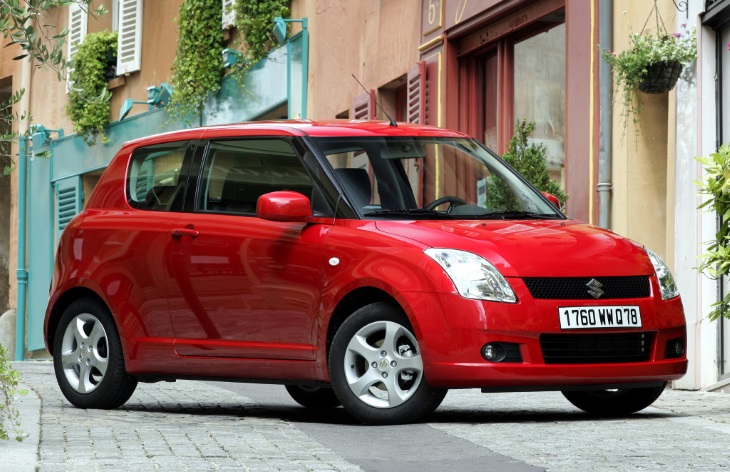 Трехдверный хэтчбек Suzuki Swift четвертого поколения (2004-2010)