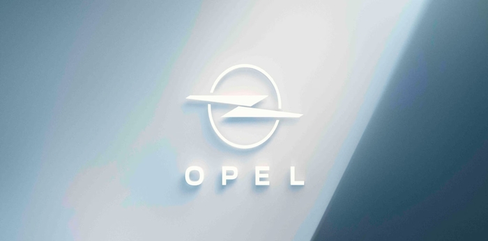  БРЕНД OPEL ПРЕДСТАВЛЯЄ НОВУ КУЛЬТОВУ ЕМБЛЕМУ «БЛИСКАВКА»