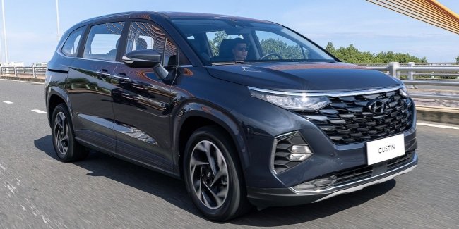  Hyundai представил вместительный семейный автомобиль Custin