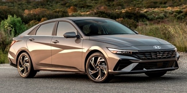  Hyundai представил обновленный седан Elantra 2024-го модельного года