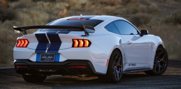  Знаменитый спортивный Shelby GT350 возвращается на рынок.