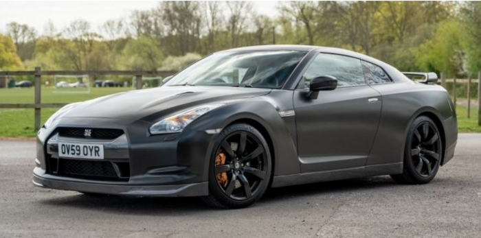  С молотка пустят Nissan GT-R чемпиона Формулы-1