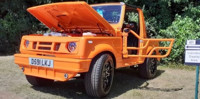  Suzuki Jimny превратили в яркий пикап без двери