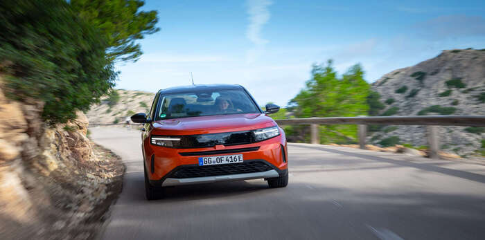 Оголошено ціни на гібридний Opel Frontera: автомобілі прямують в Україну, відкрито прийом замовлень