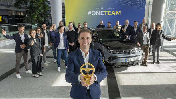  Електричний кросовер Opel Mokka GSE здобуває нагороду «Золоте кермо 2025»